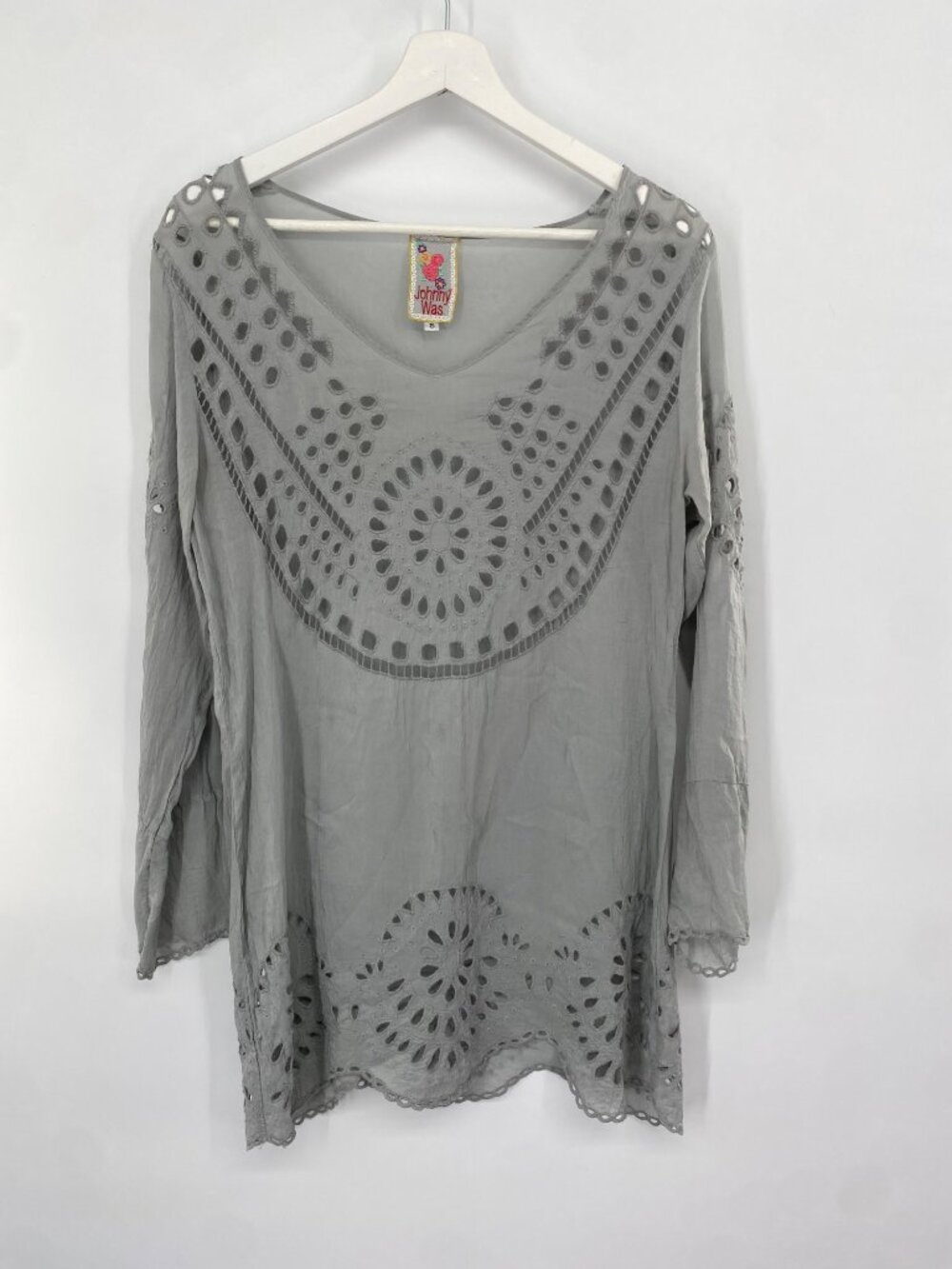 Johnny Was SMALL Open Eyelet Embroidered PULLOVER LONG SLEEVE Gray Scallop Hem